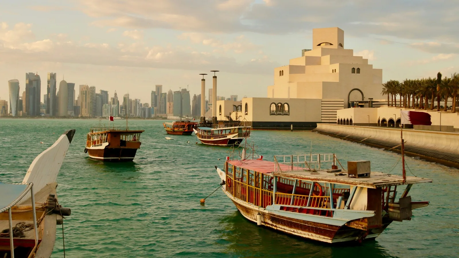 Catar — Doha (Museu de Arte Islâmica e dhows)
